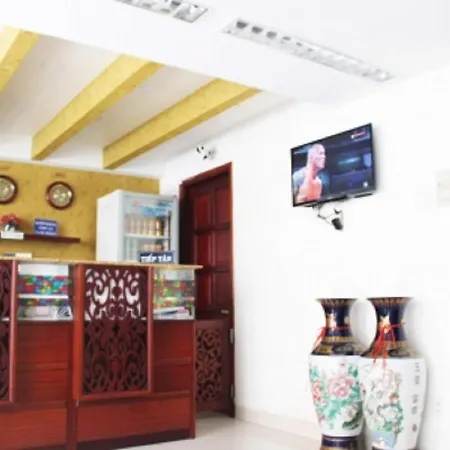 Dinh Dinh Tan Son Nhat Airport Hotel